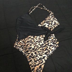 NWOT leopard print swimsuit